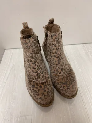 Boots Ankle Flats By Clothes Mentor  Size: 8.5