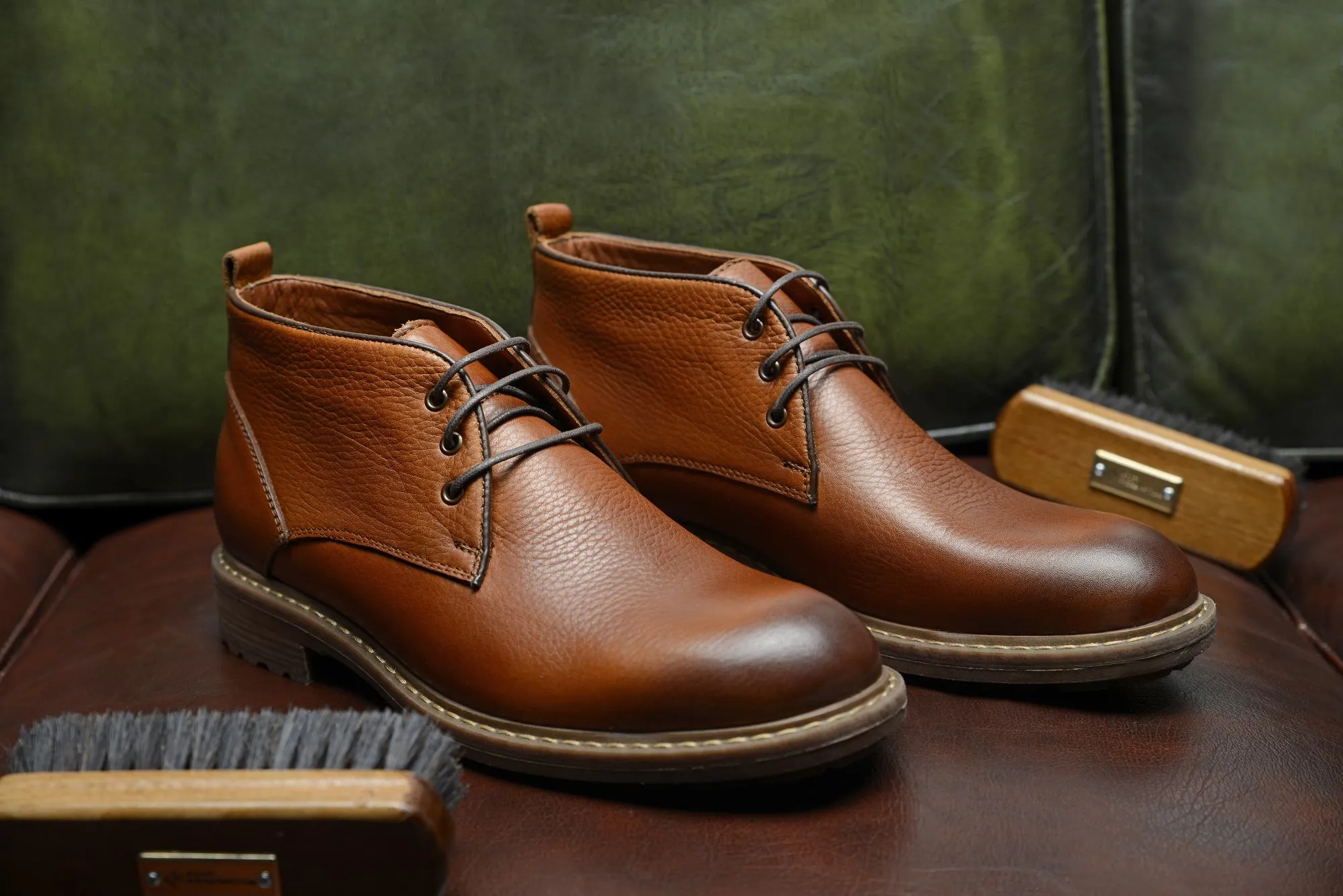 FOOT FEDERATION CHUKKA PLAIN-TOE MID-TOP MENS BOOT TOBACCO