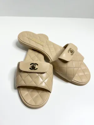 NWT Chanel Lambskin Quilted CC Turnlock Sandals 39.5 Biege