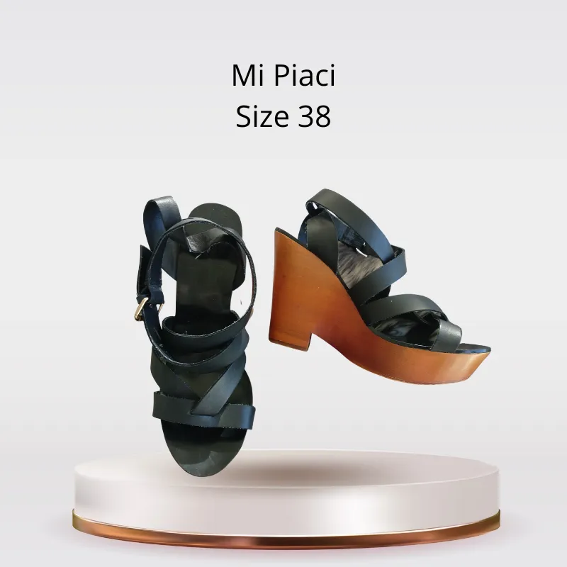 Size 7 footwear
