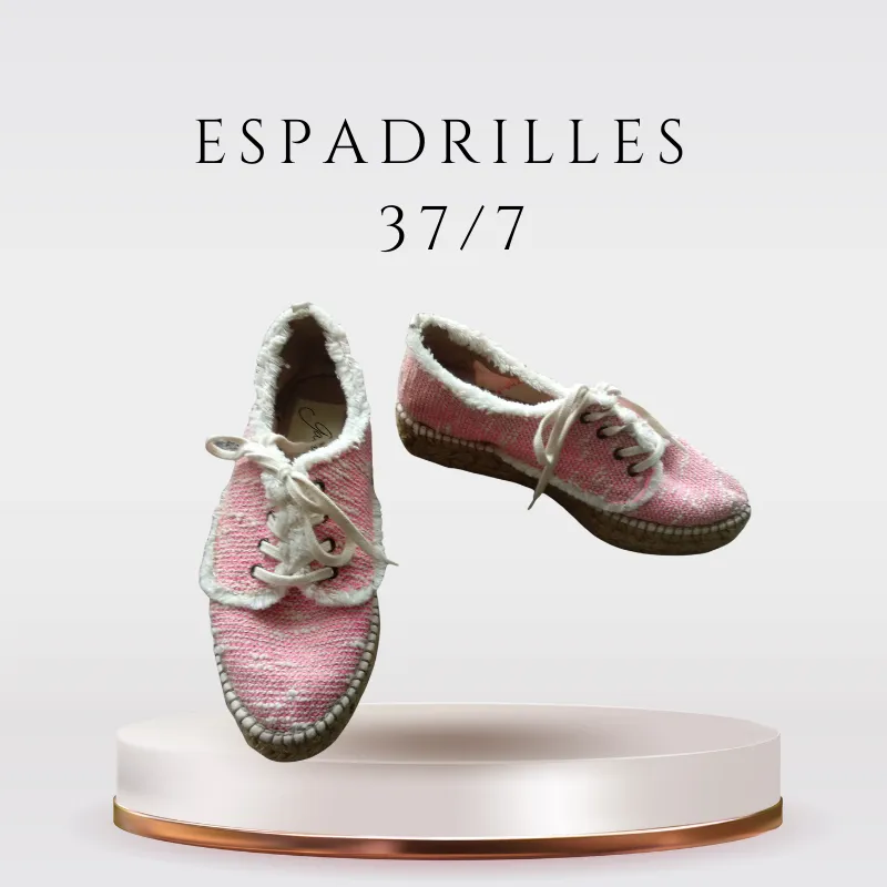 Size 7 footwear