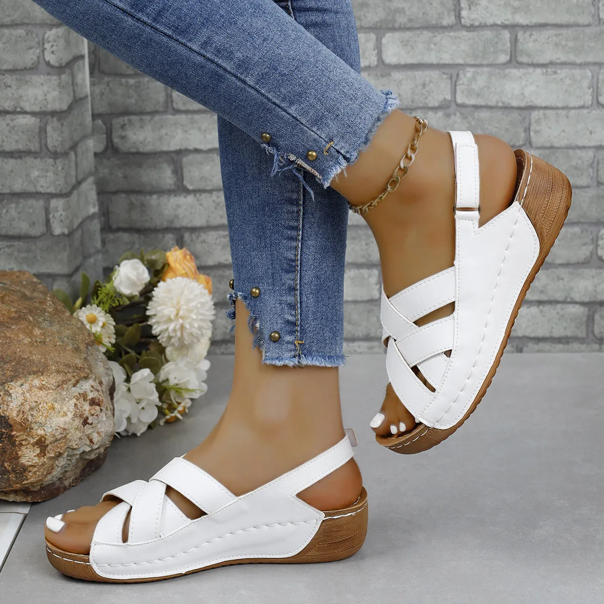 Wholesale Wedge Heel Heightening Outdoor Comfortable Hook and Loop Sandals
