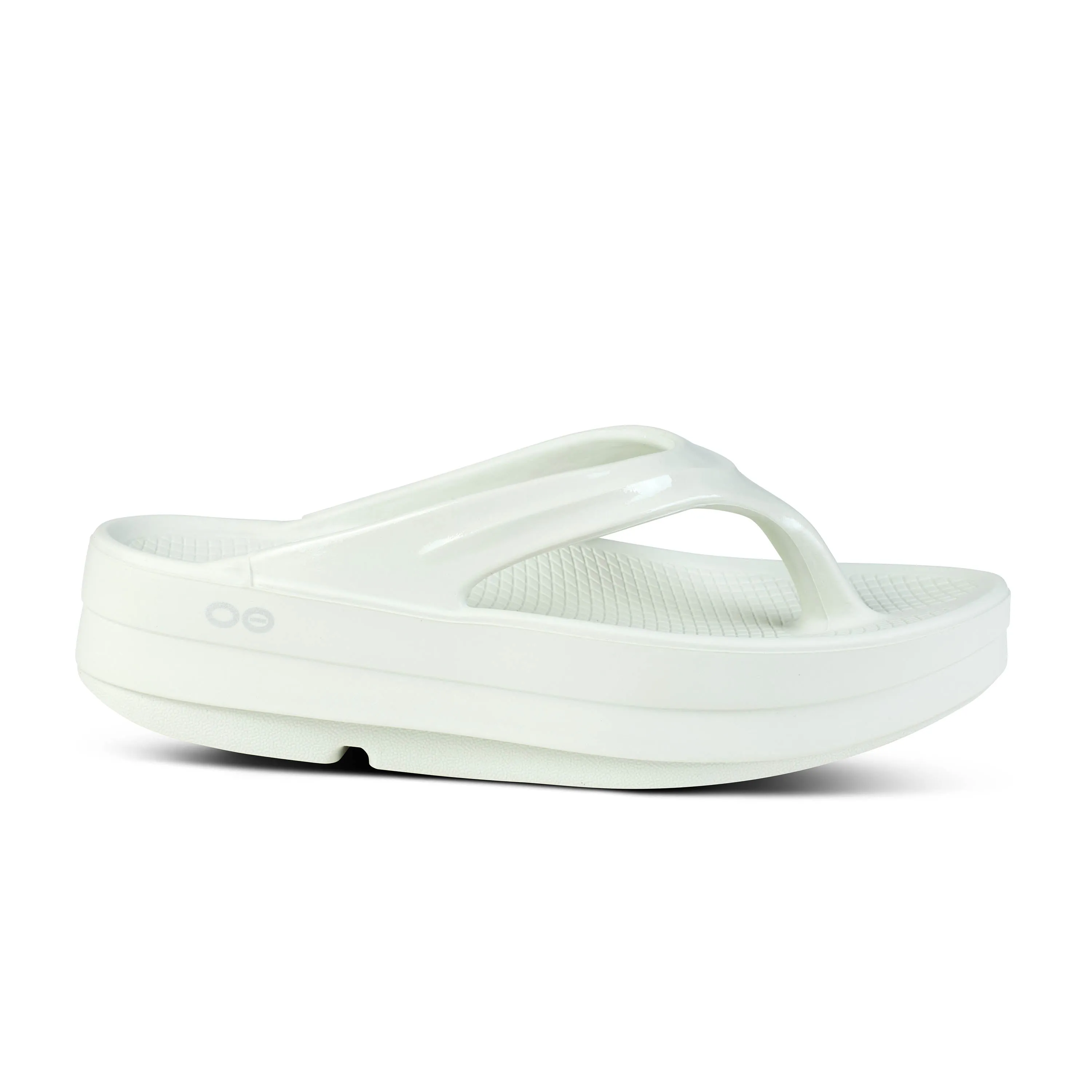 Women's OOmega OOlala Toe Post Sandal in Cosmic Gray